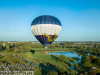 Luchtballon vertrekt vanuit wijkpark